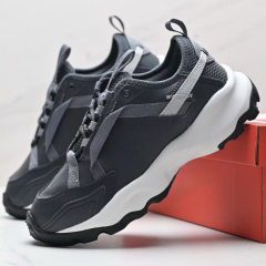 7900- Black and White