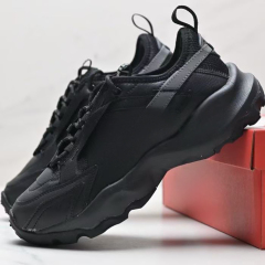 7900- Black