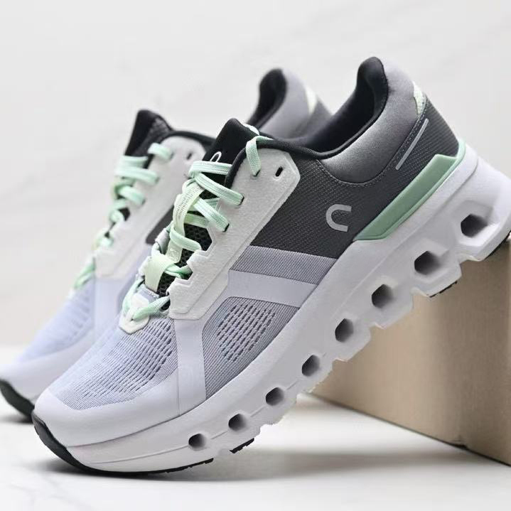 Cloudrunner 2 With shoe box