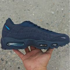 Max95- Blue cloth