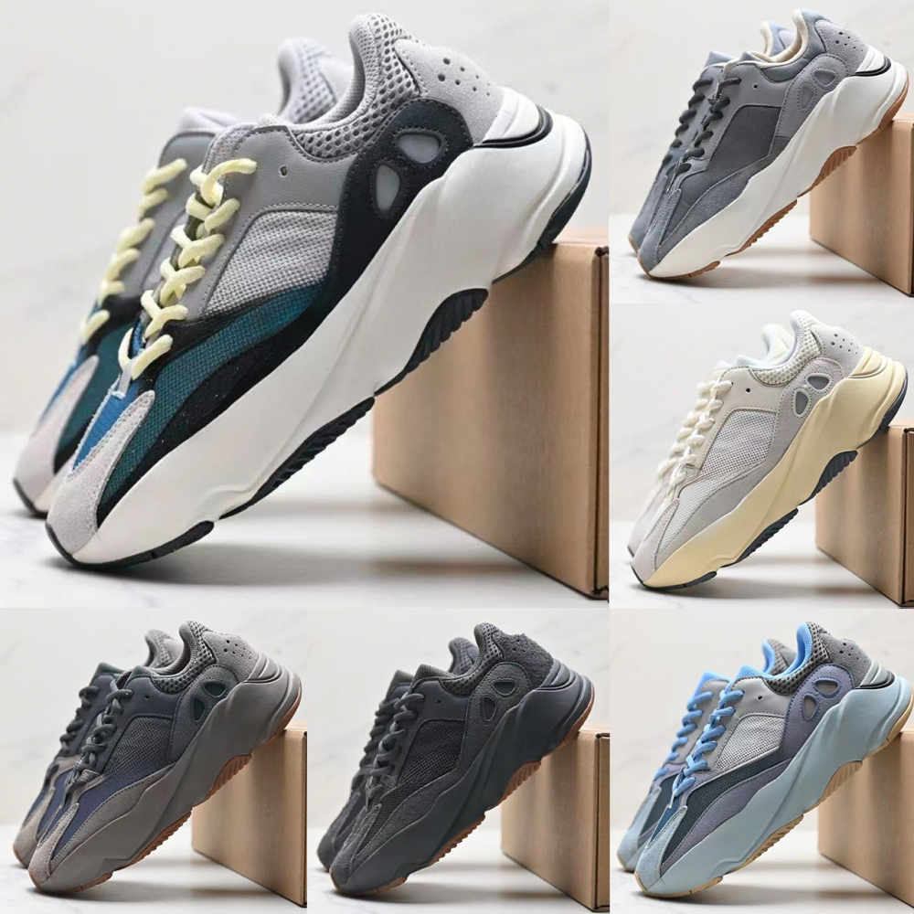 yee 700 With shoe box