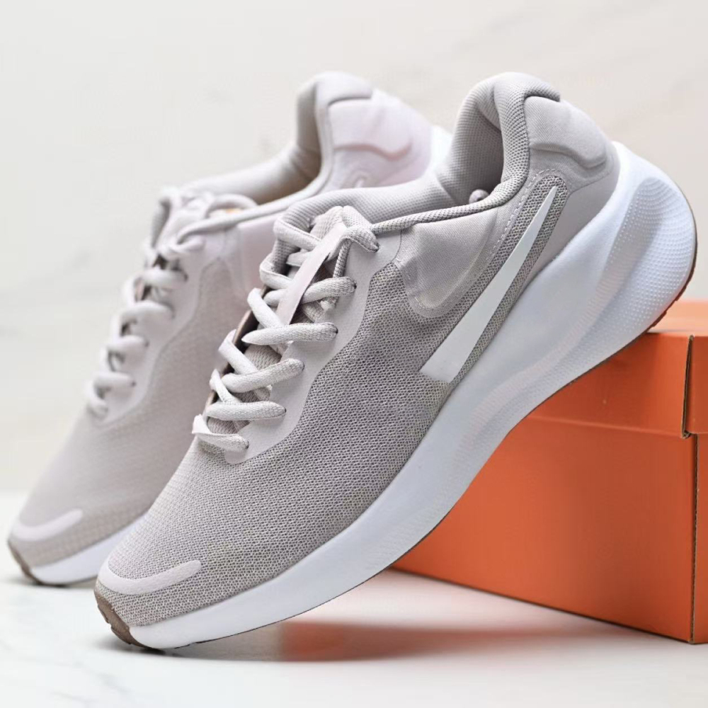 Rvo 7  With shoe box