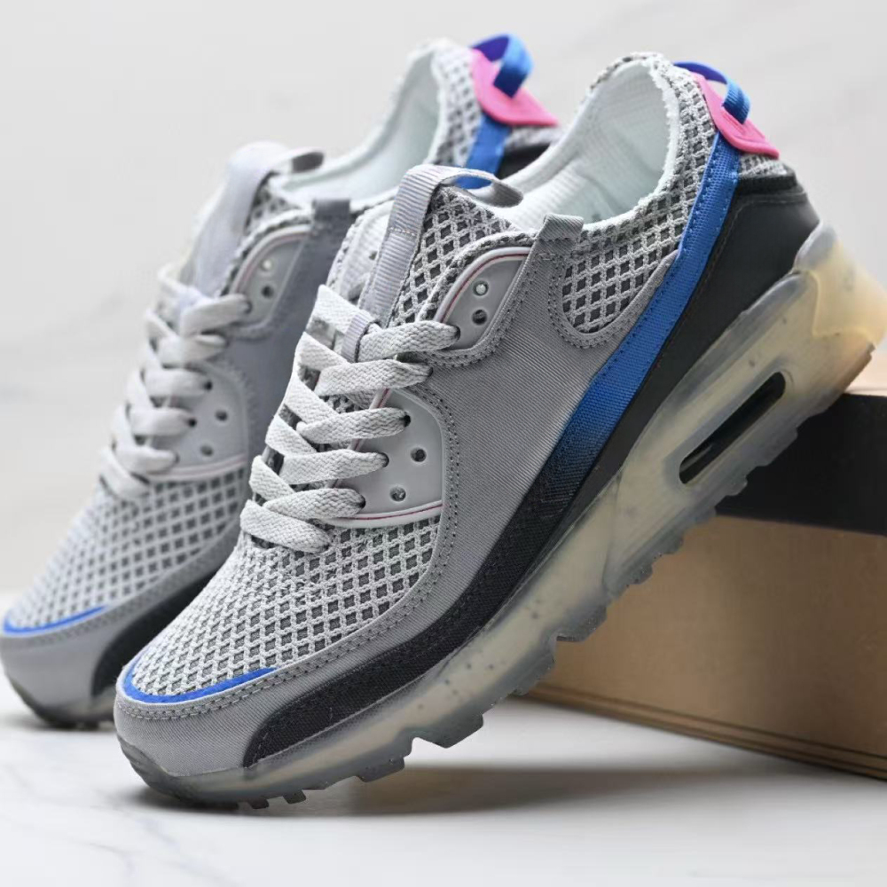 terr90  With shoe box