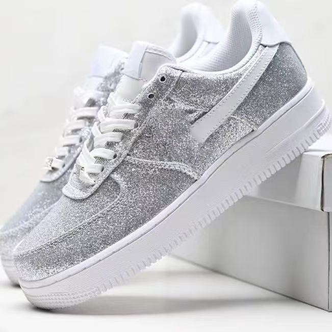 af1 07  With shoe box