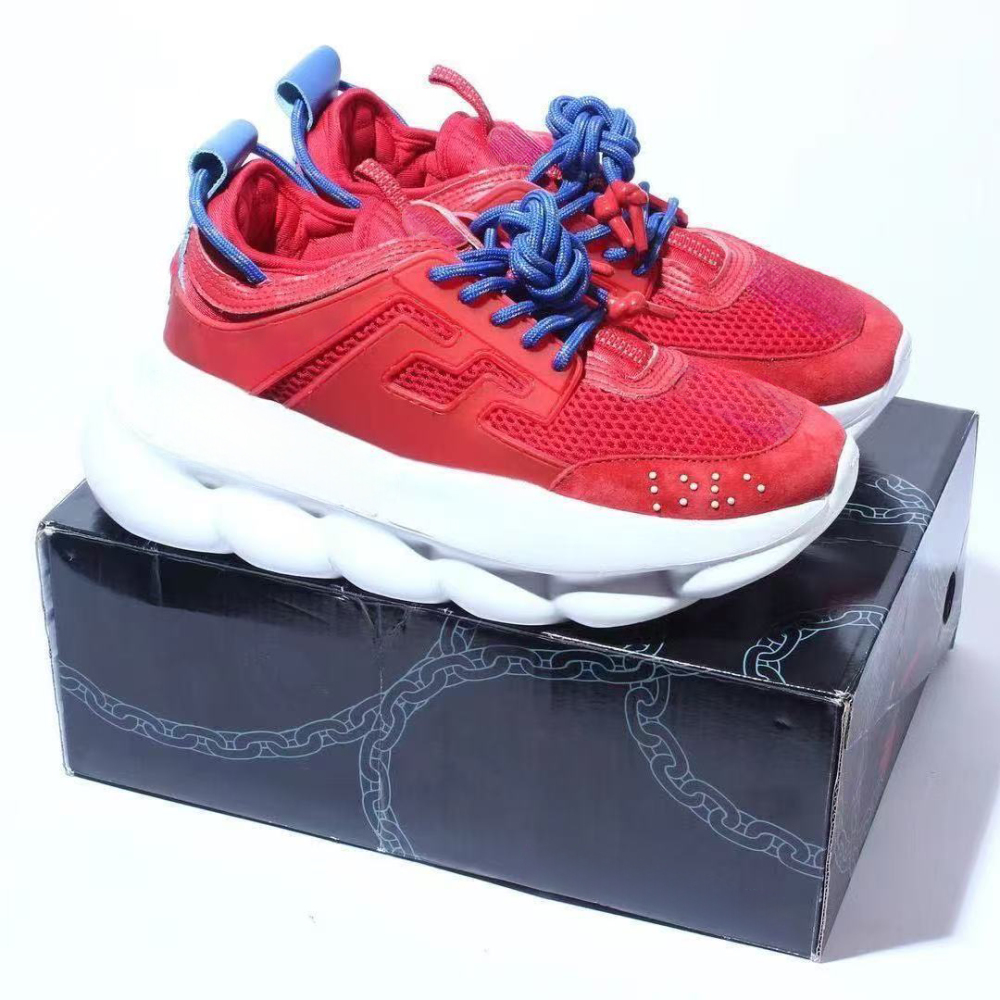 chiain With shoe box