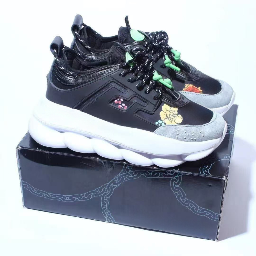chiain With shoe box