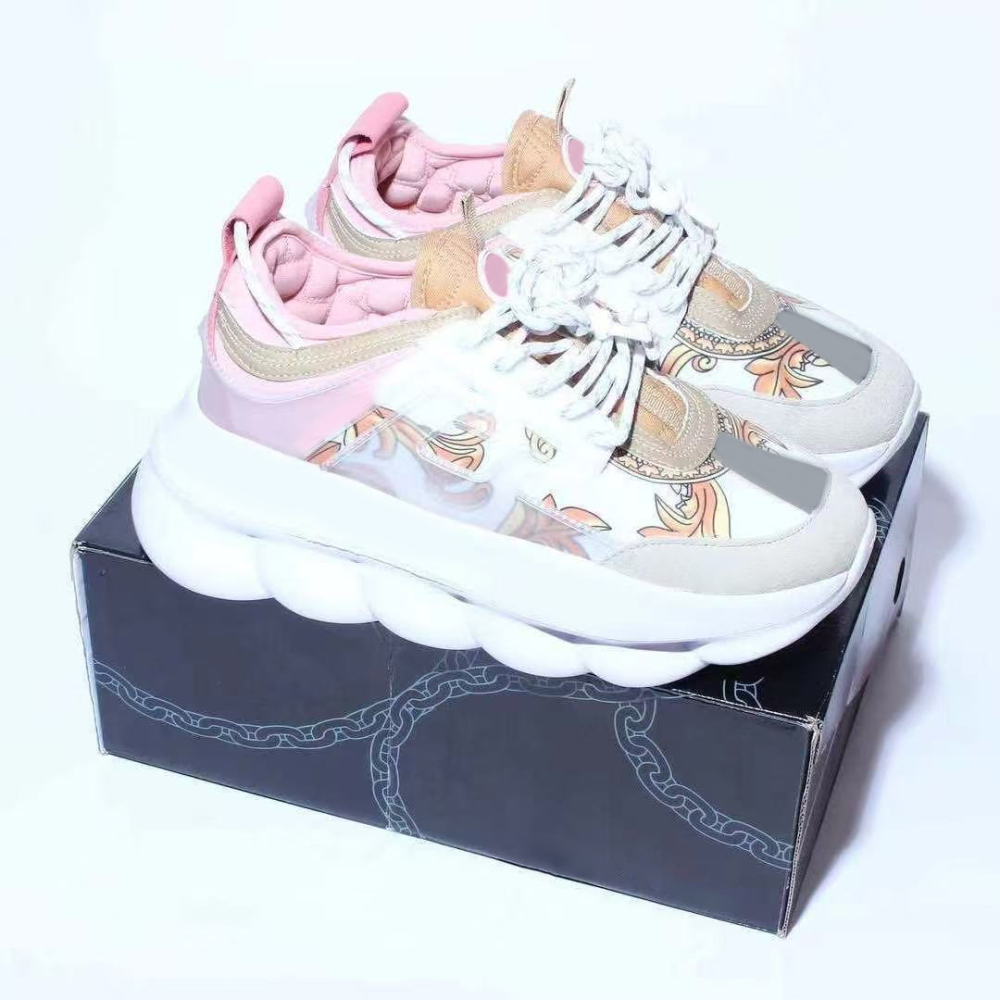 chiain With shoe box