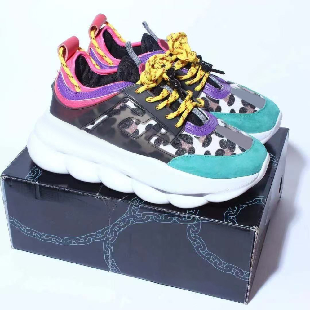 chiain With shoe box