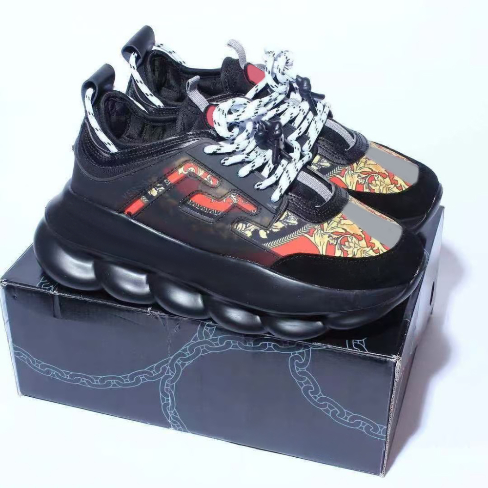 chiain With shoe box