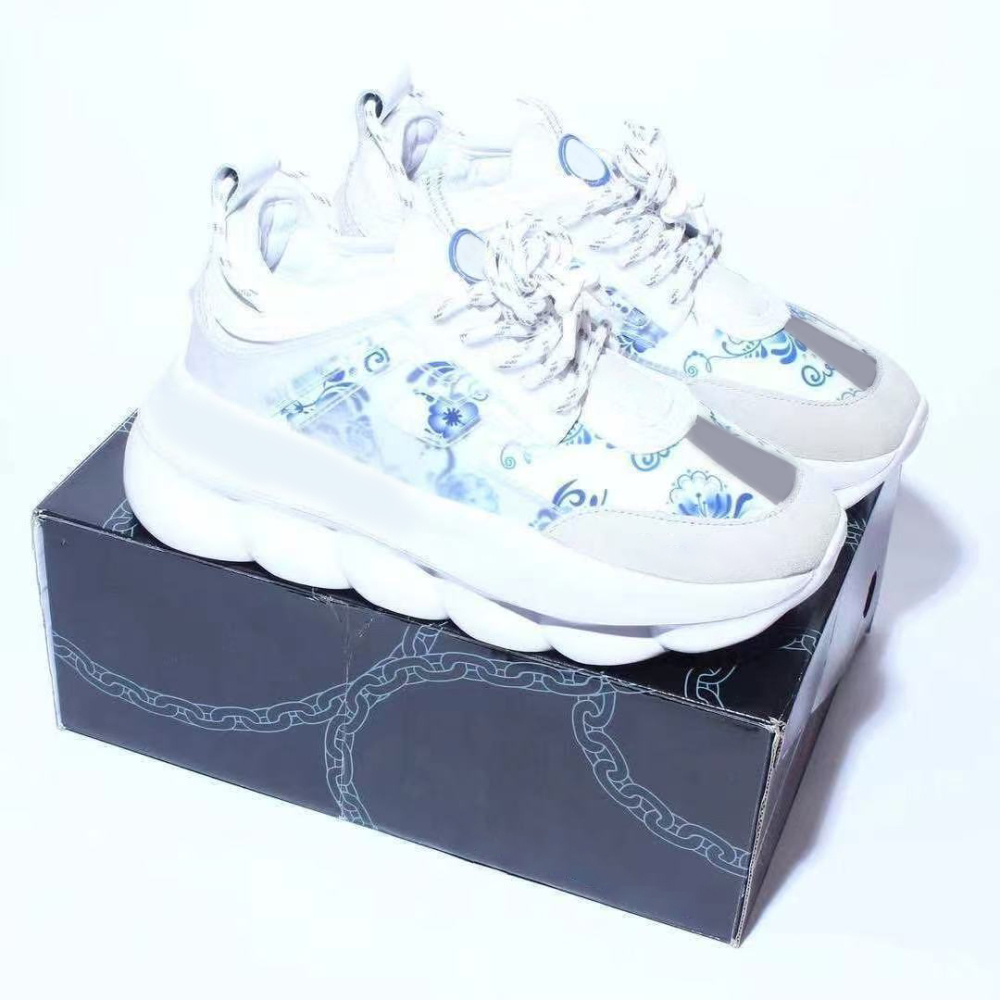 chiain With shoe box