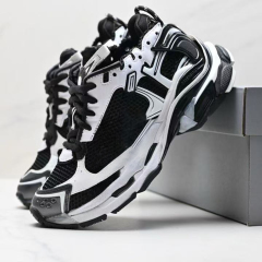 Run-Black White Gray
