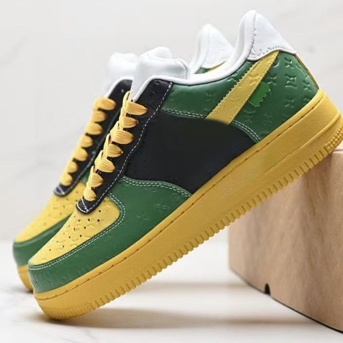 af1 07  With shoe box