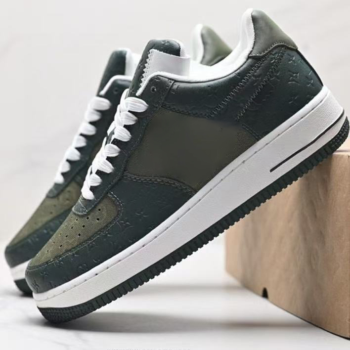 af1 07  With shoe box