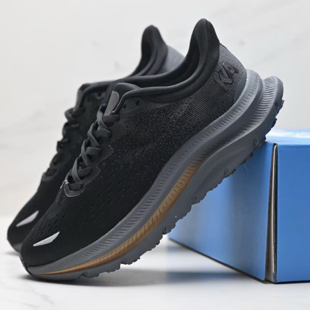 kaw  With shoe box