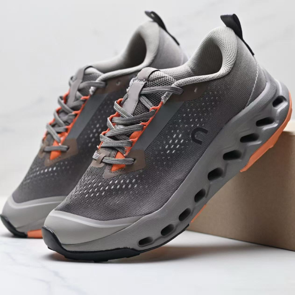 cloud tra 2 With shoe box