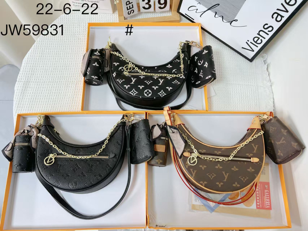 bag L04  Partial with box