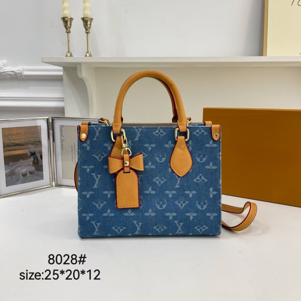 bag L04  Partial with box