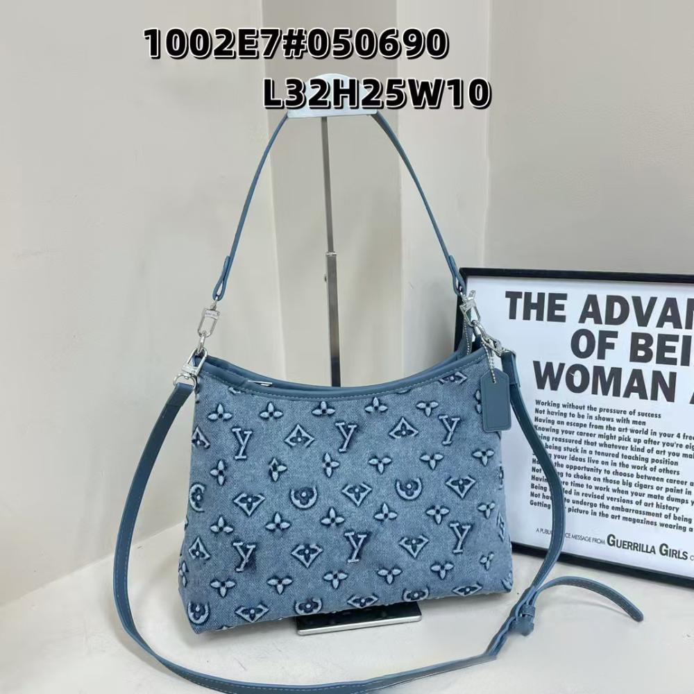 bag L04  Partial with box
