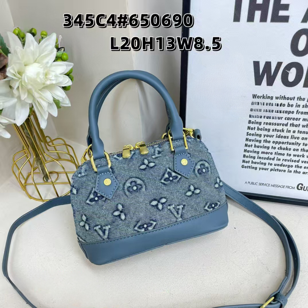 bag L04  Partial with box