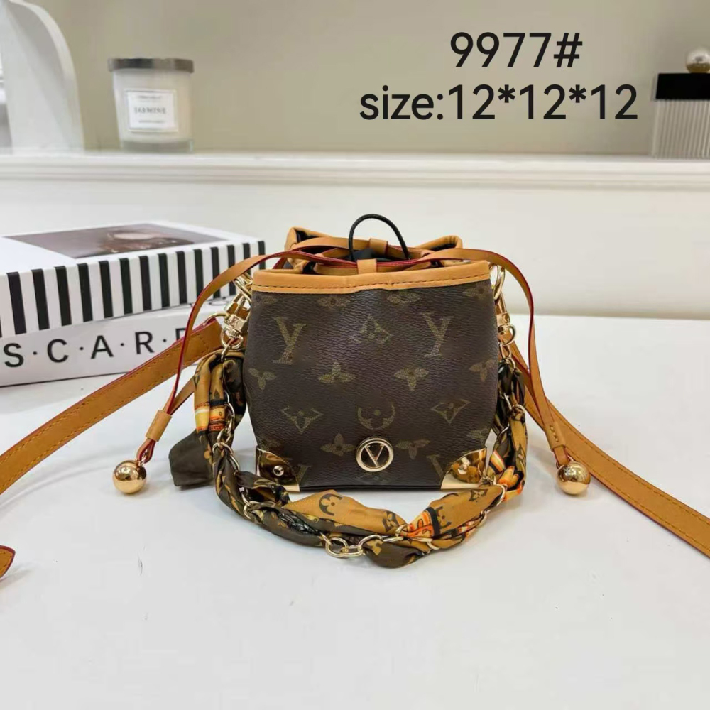 bag L04  Partial with box