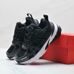 Child V2K - Black and White