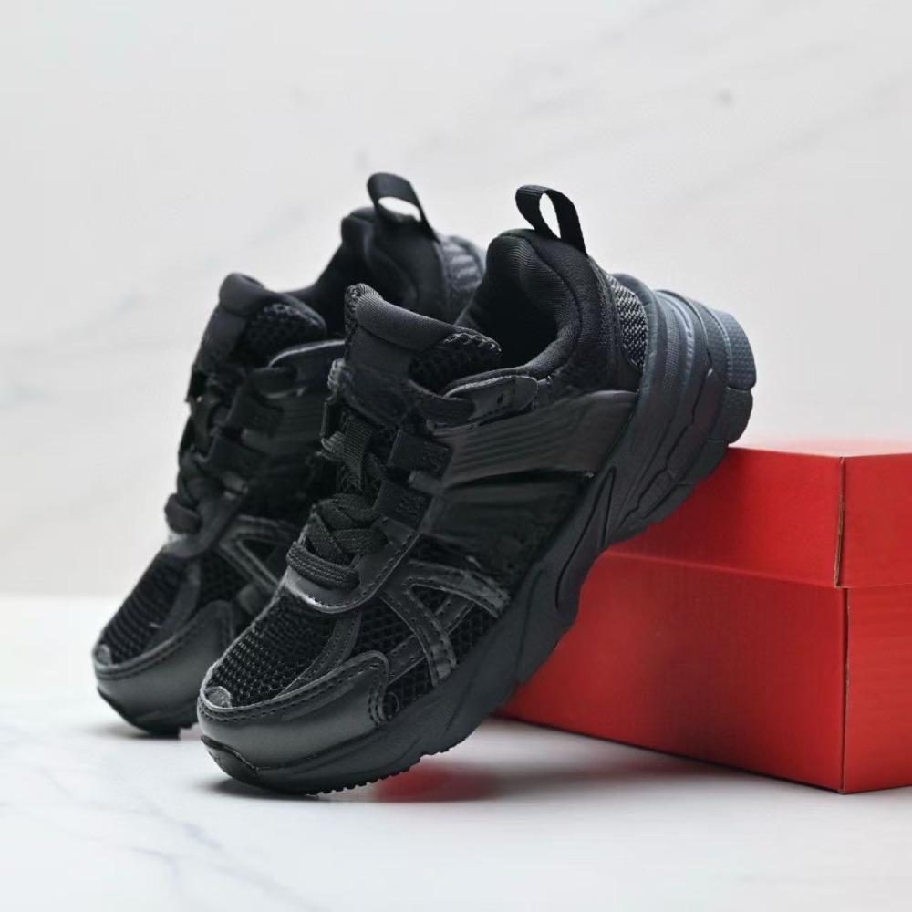 kids v2 With shoe box