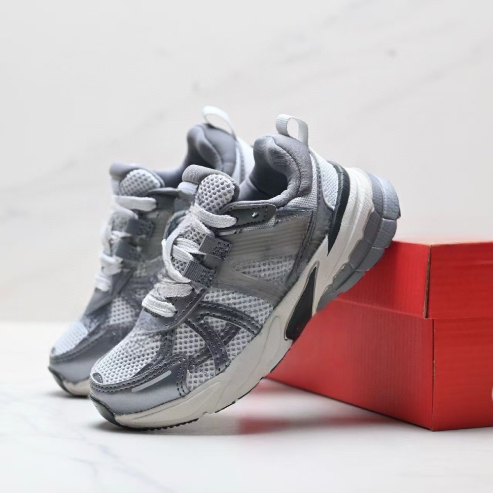 kids v2 With shoe box