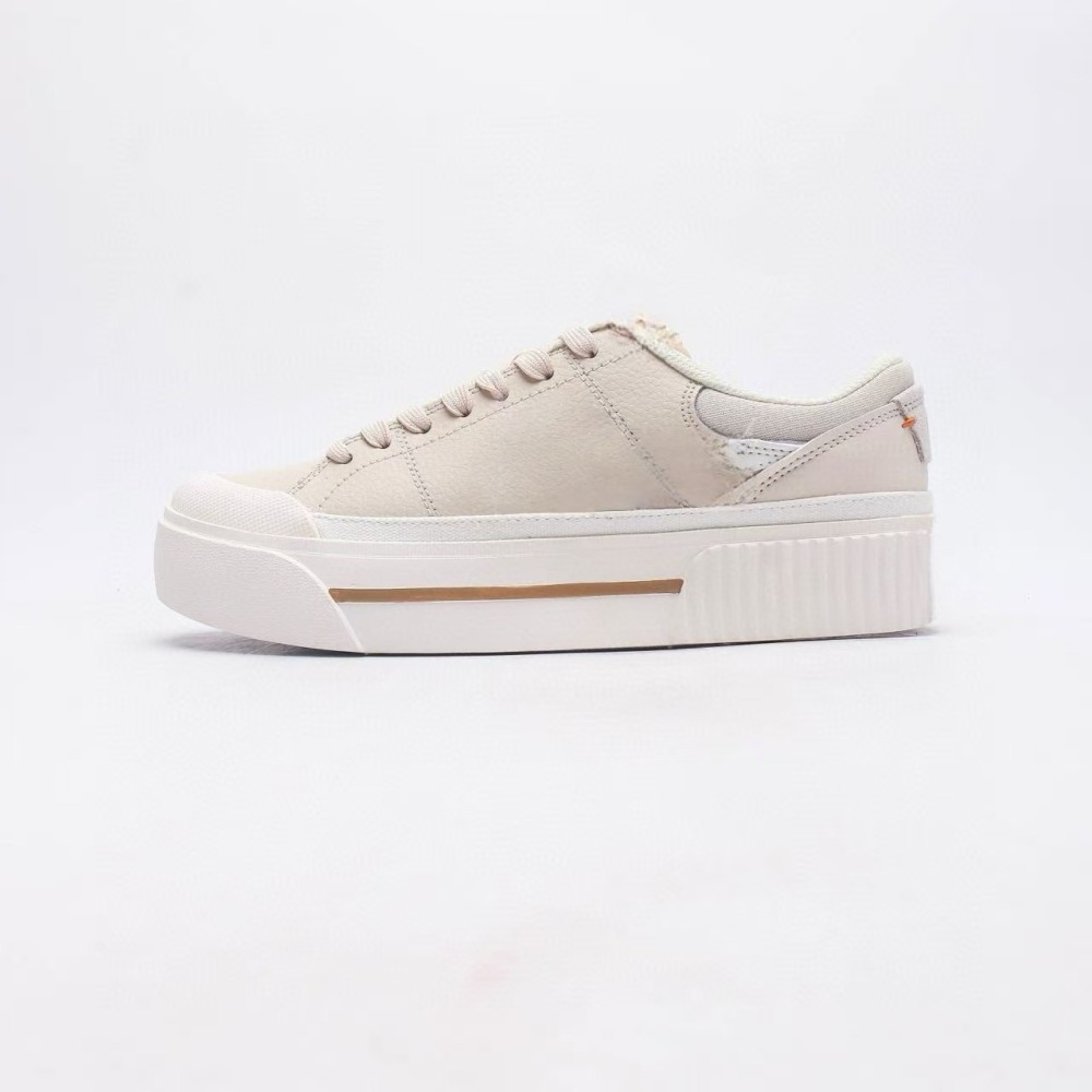 co leg With shoe box