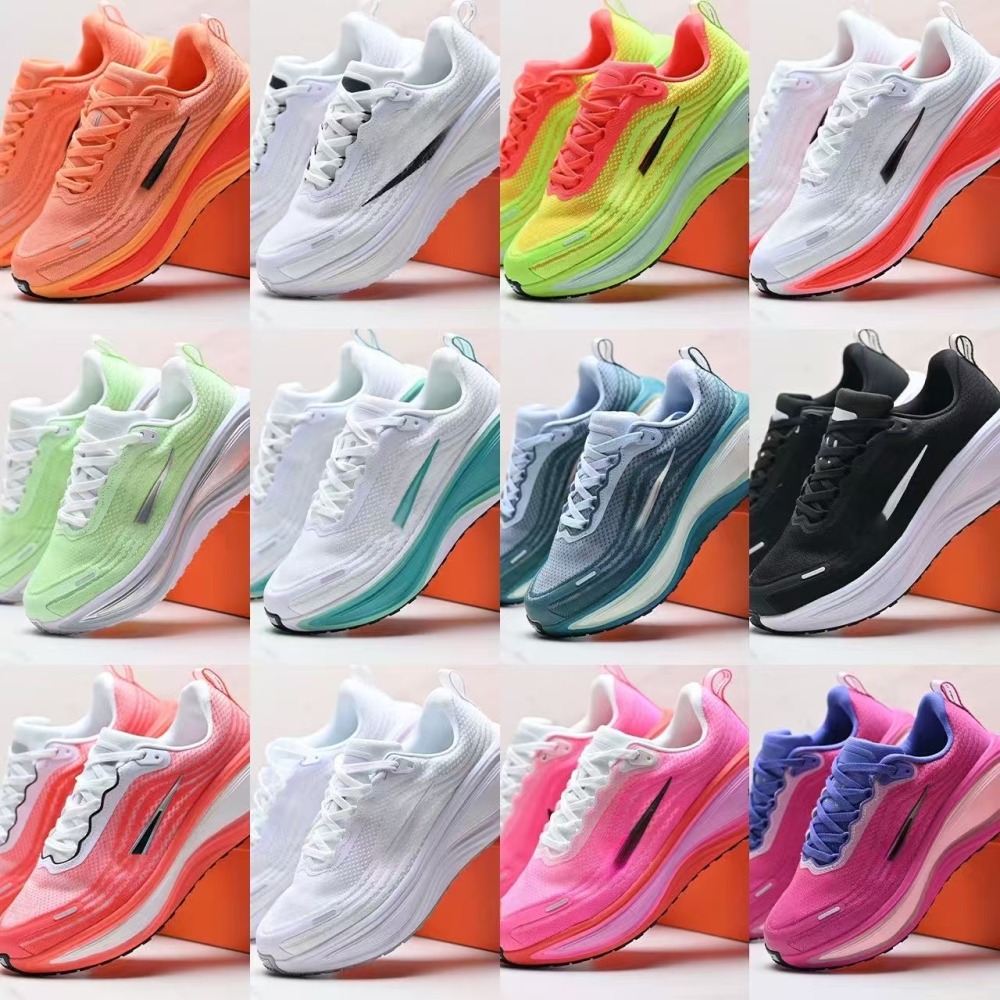 vom plus  With shoe box