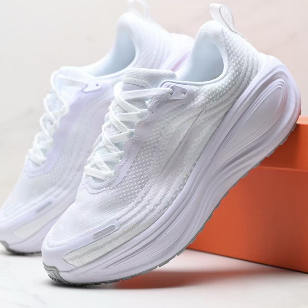 vom plus  With shoe box
