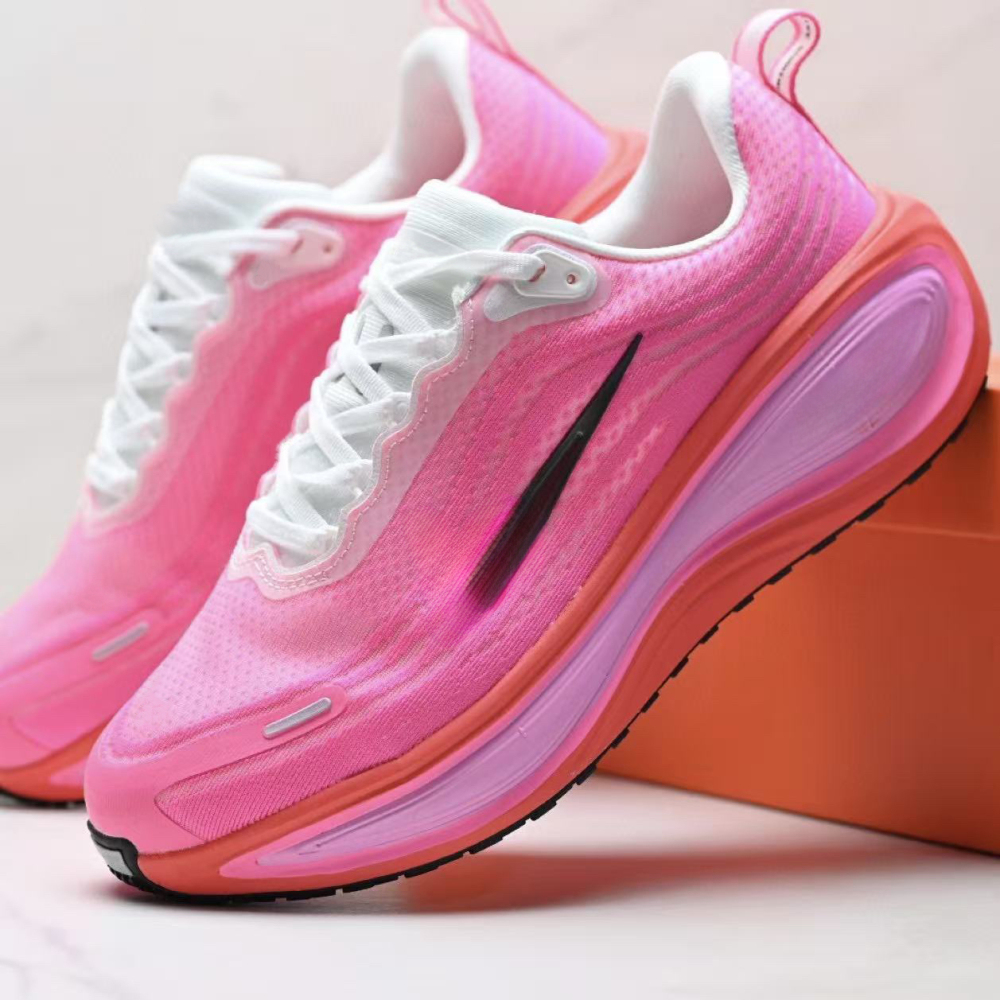 vom plus  With shoe box