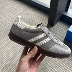 Gaz-grey