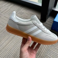 Gaz-light gray