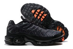Tn1- Grid Black