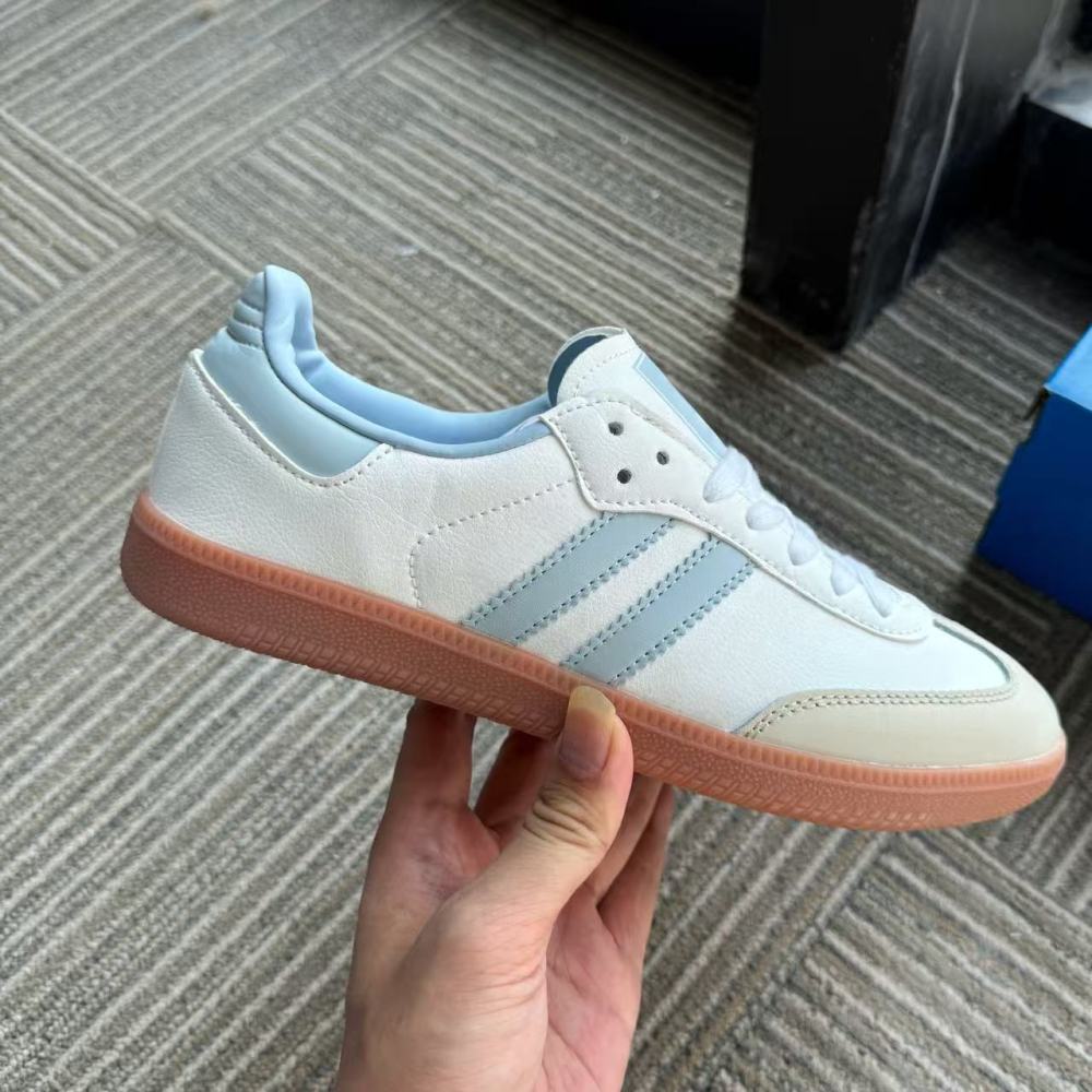 Sam1 With shoe box