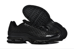TN7- Black
