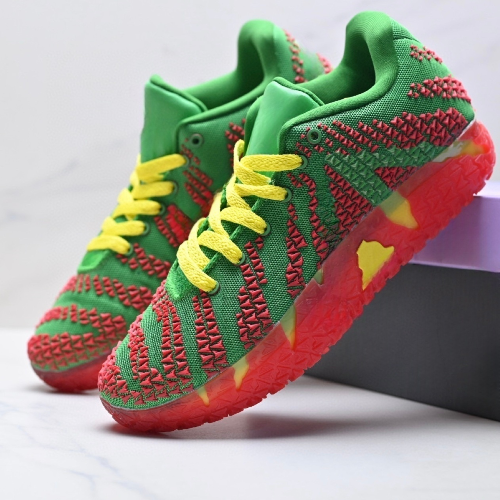 Ja 3 With shoe box