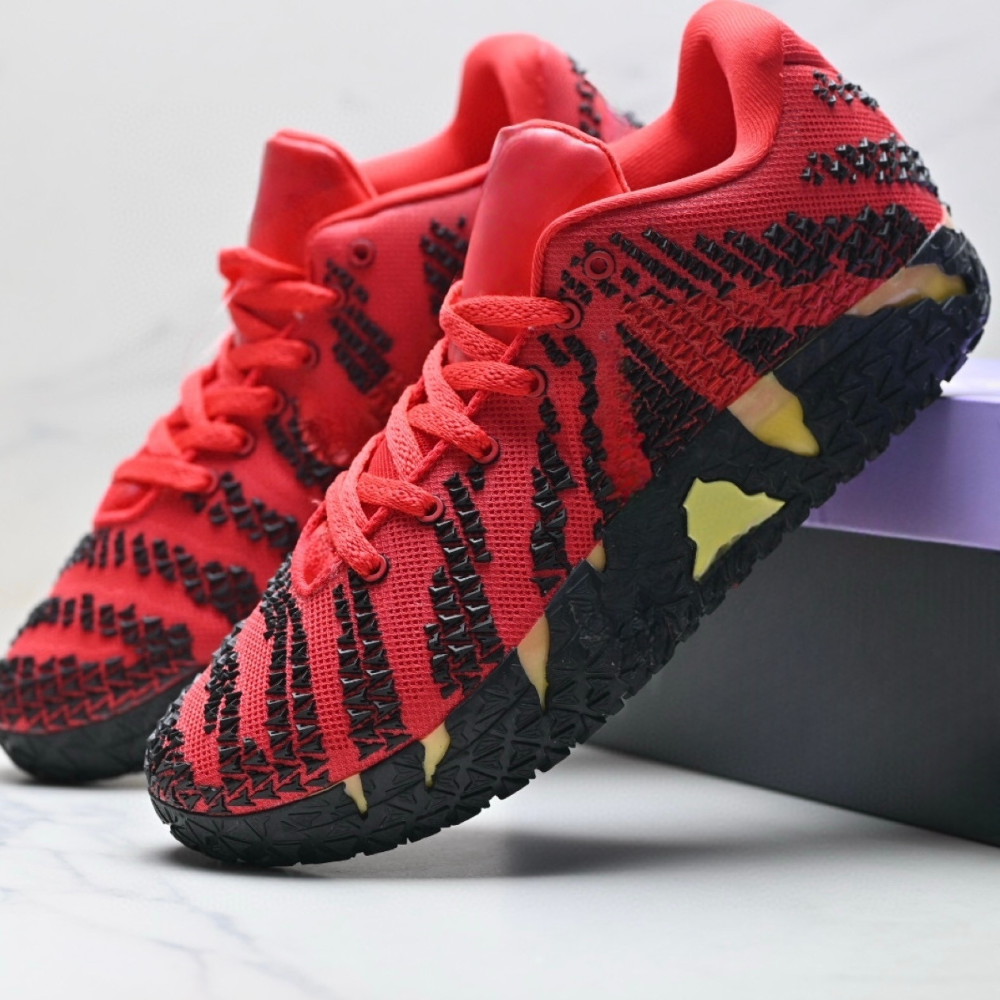 Ja 3 With shoe box