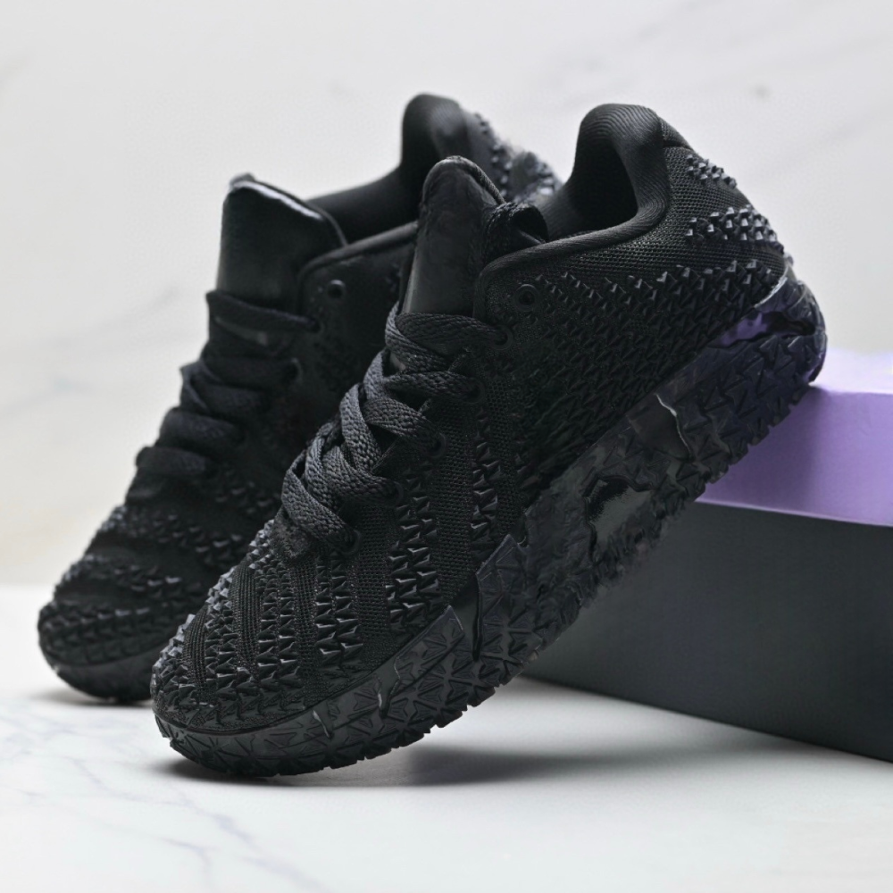 Ja 3 With shoe box