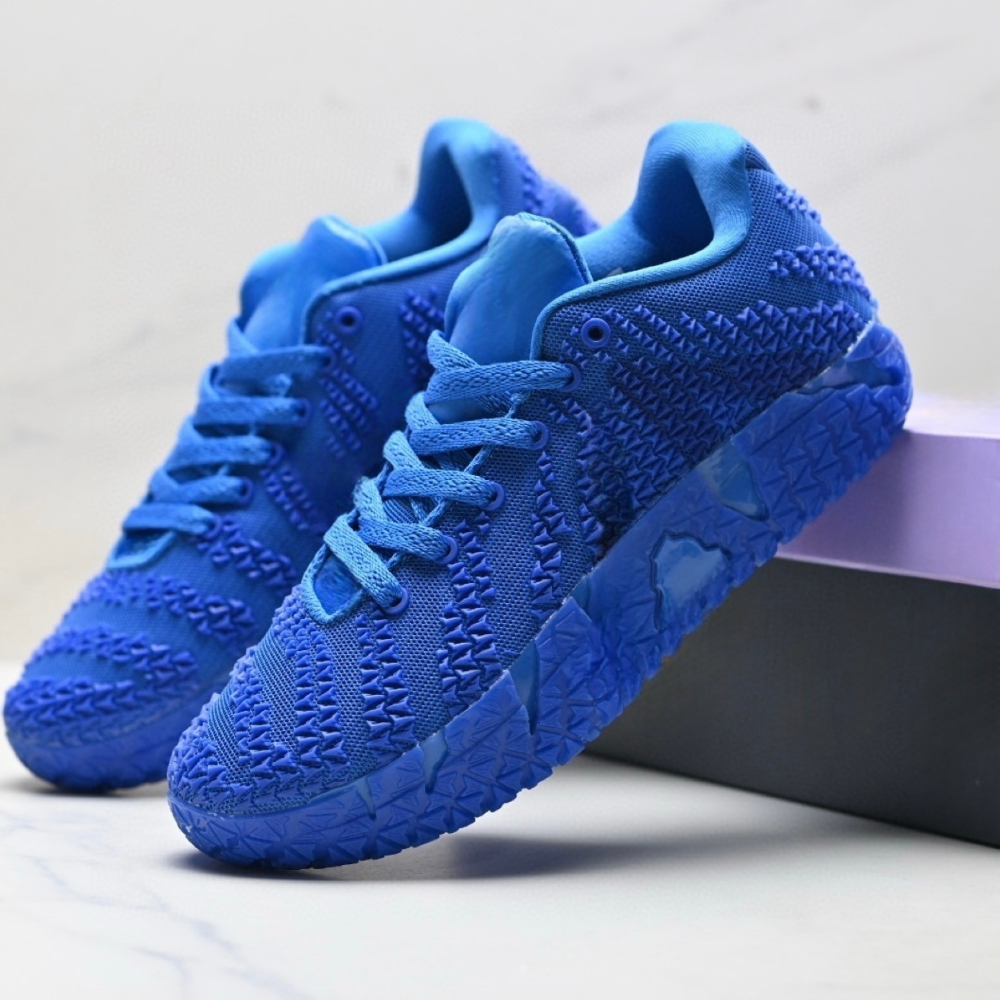 Ja 3 With shoe box
