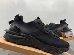 Rea - All Black