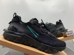Rea - Black Green Label