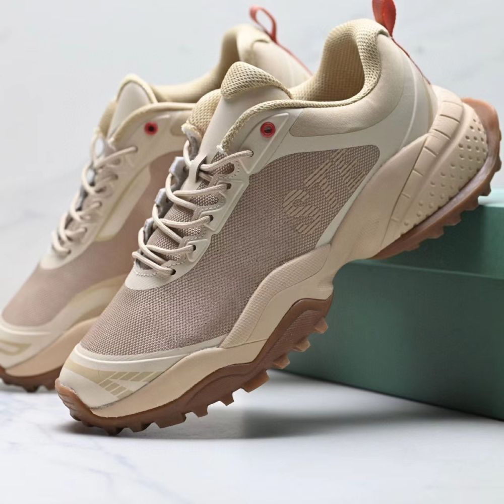 lac  With shoe box