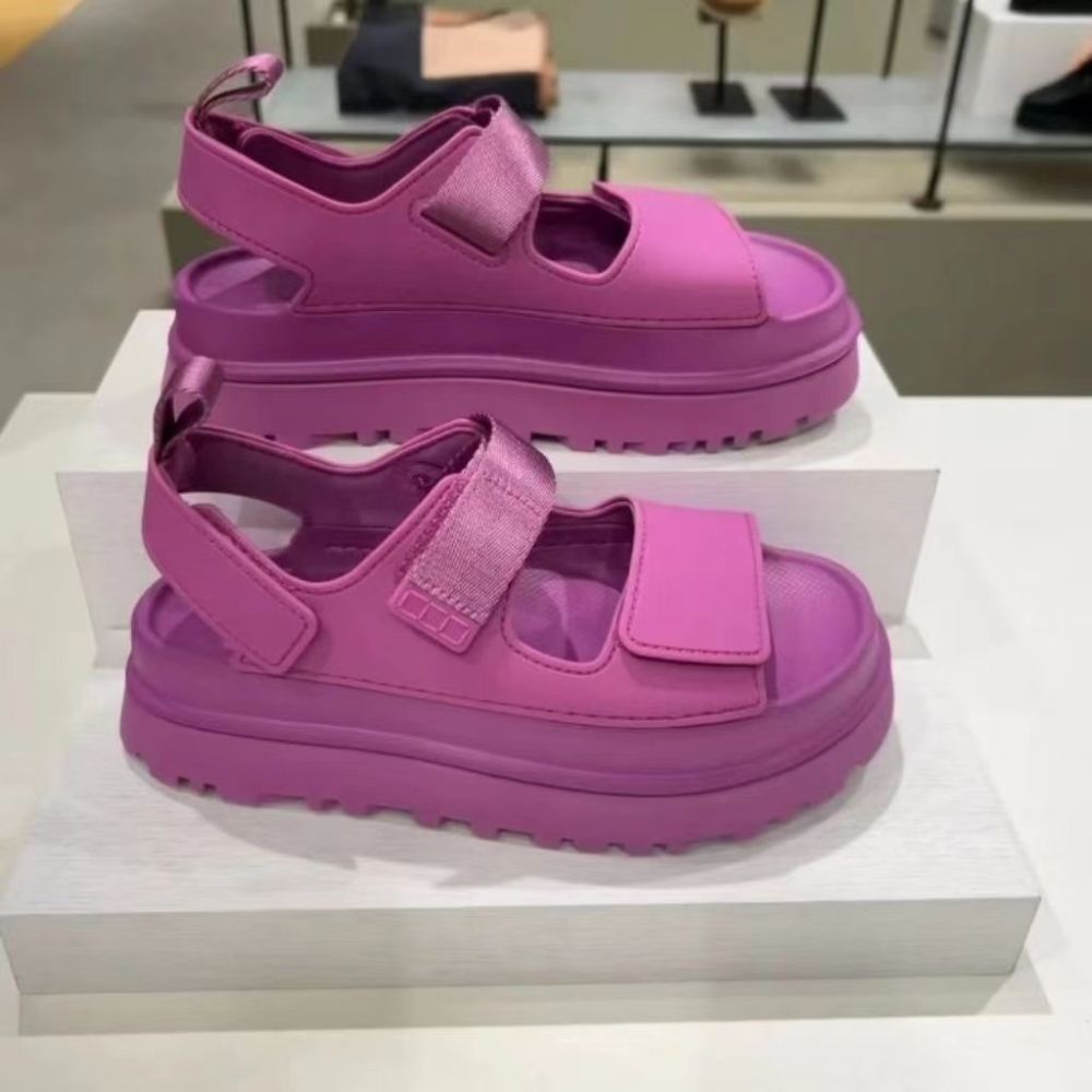 ug With shoe box