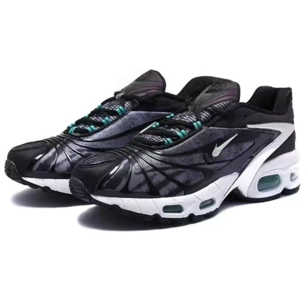 ta With shoe box
