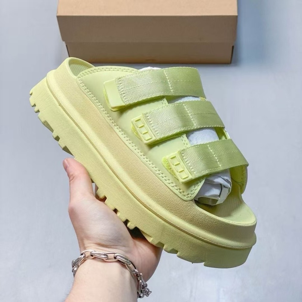 ug With shoe box