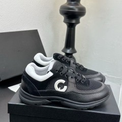 22C-Black White