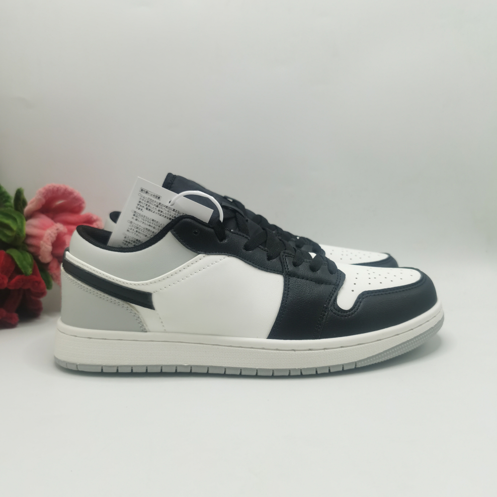 aj 1 With shoe box