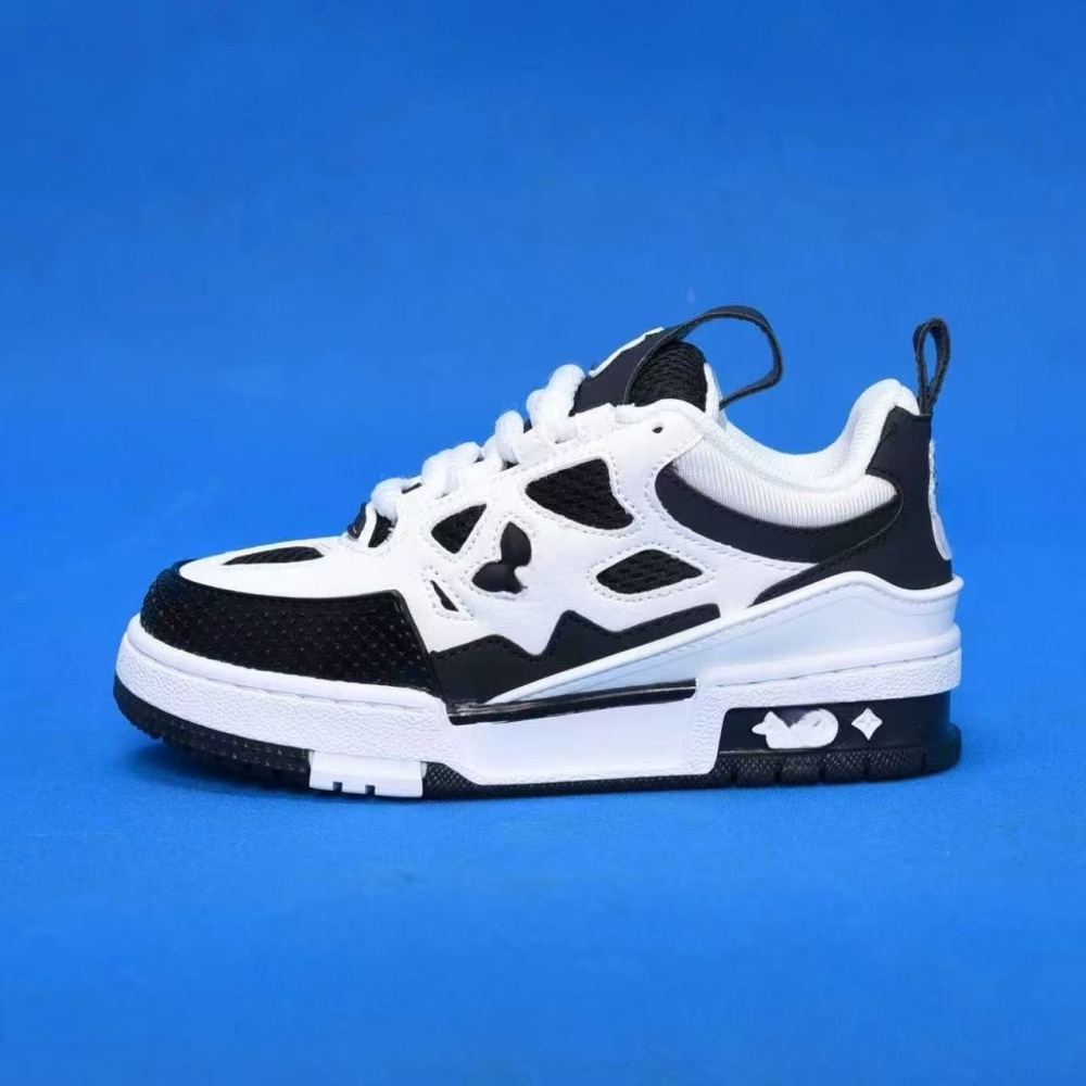 kids skate trainer With shoe box