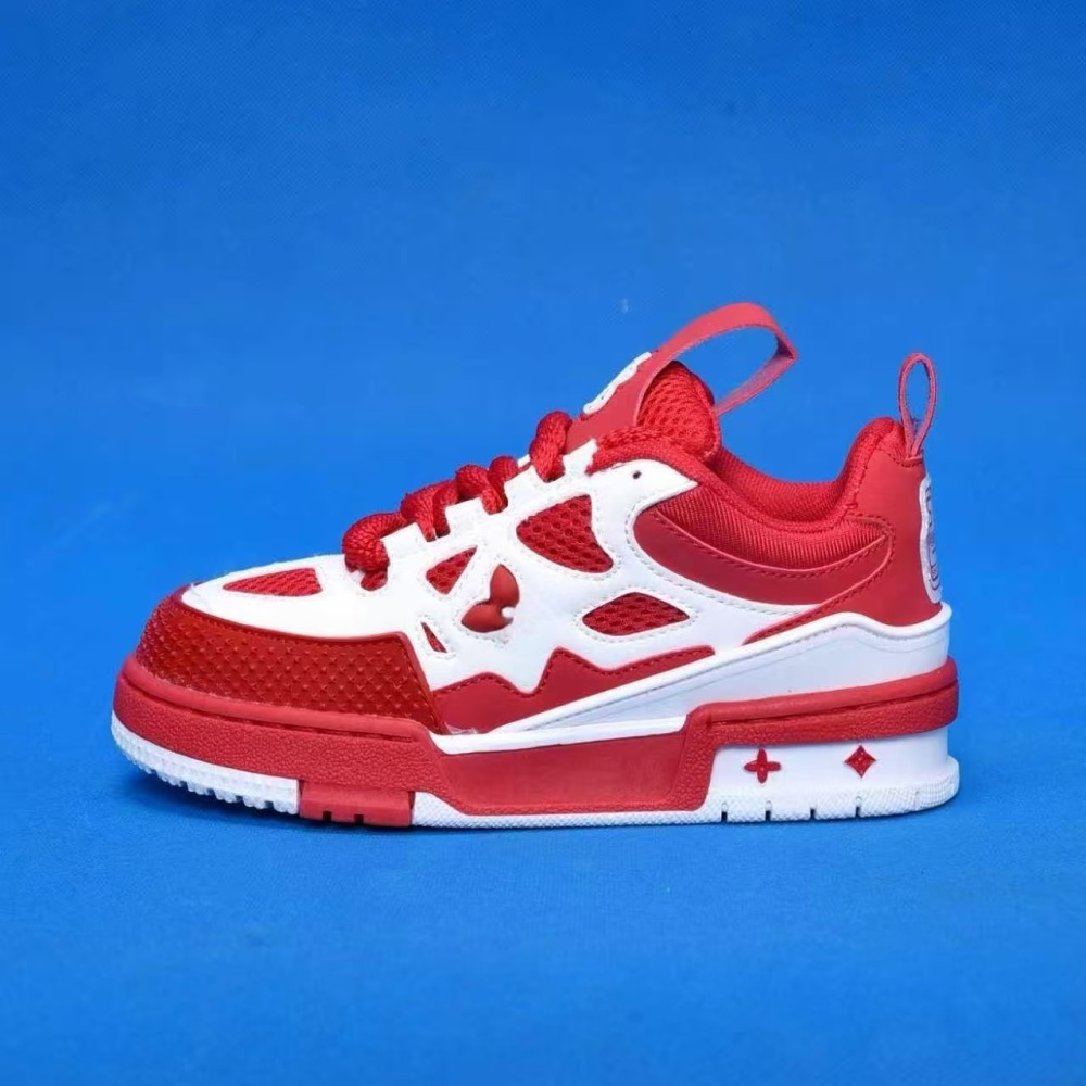 kids skate trainer With shoe box